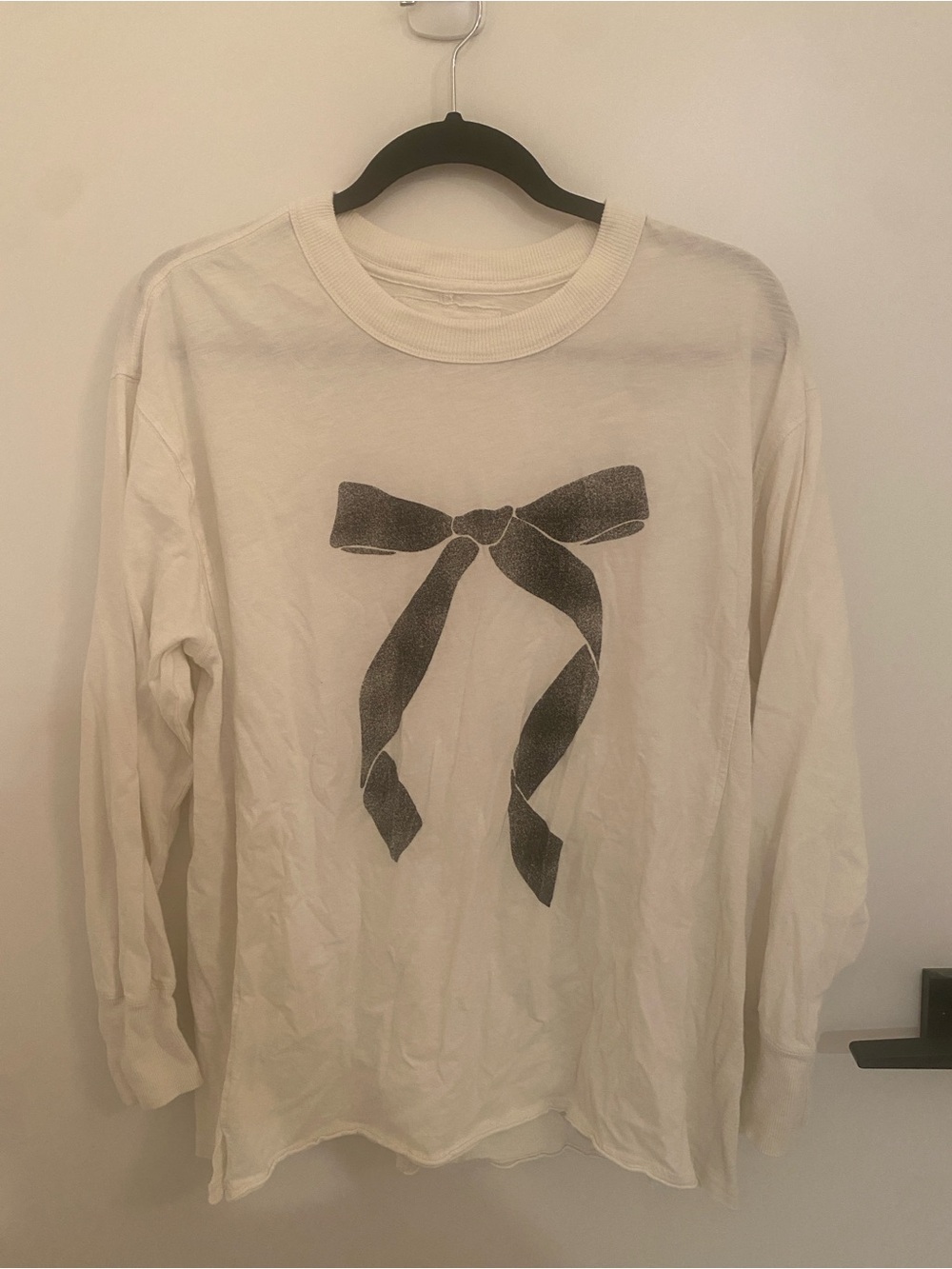 Aerie Cream long sleeved tee with bow size M brand new